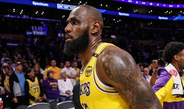 开云体育入口-【观察】诸神的黄昏！詹杜登卡出局，库里捍卫荣耀？