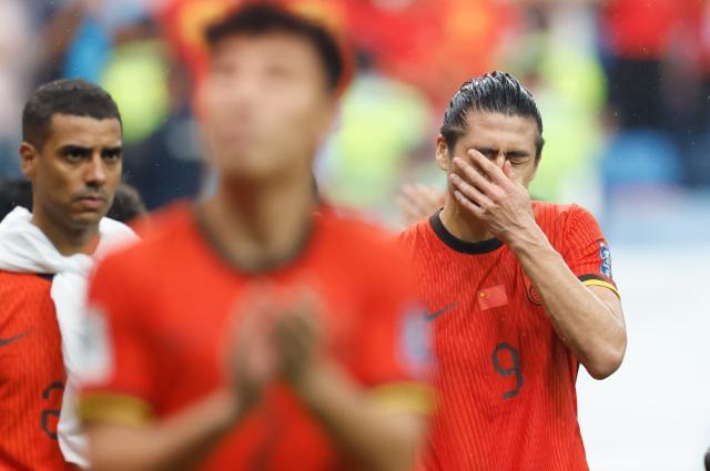 开云体育移动版-国足FIFA最新排名跌至90名开外 8年半来历史最差！