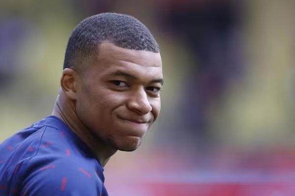 开云体育App-【早报】曼联阿森纳双双让四 巴黎切尔西制造惨案！