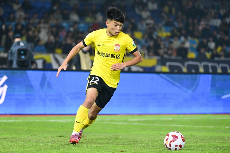 开云体育移动版-媒体人：杨希加盟上海海港已成定局，加盟深圳的传闻太不靠谱