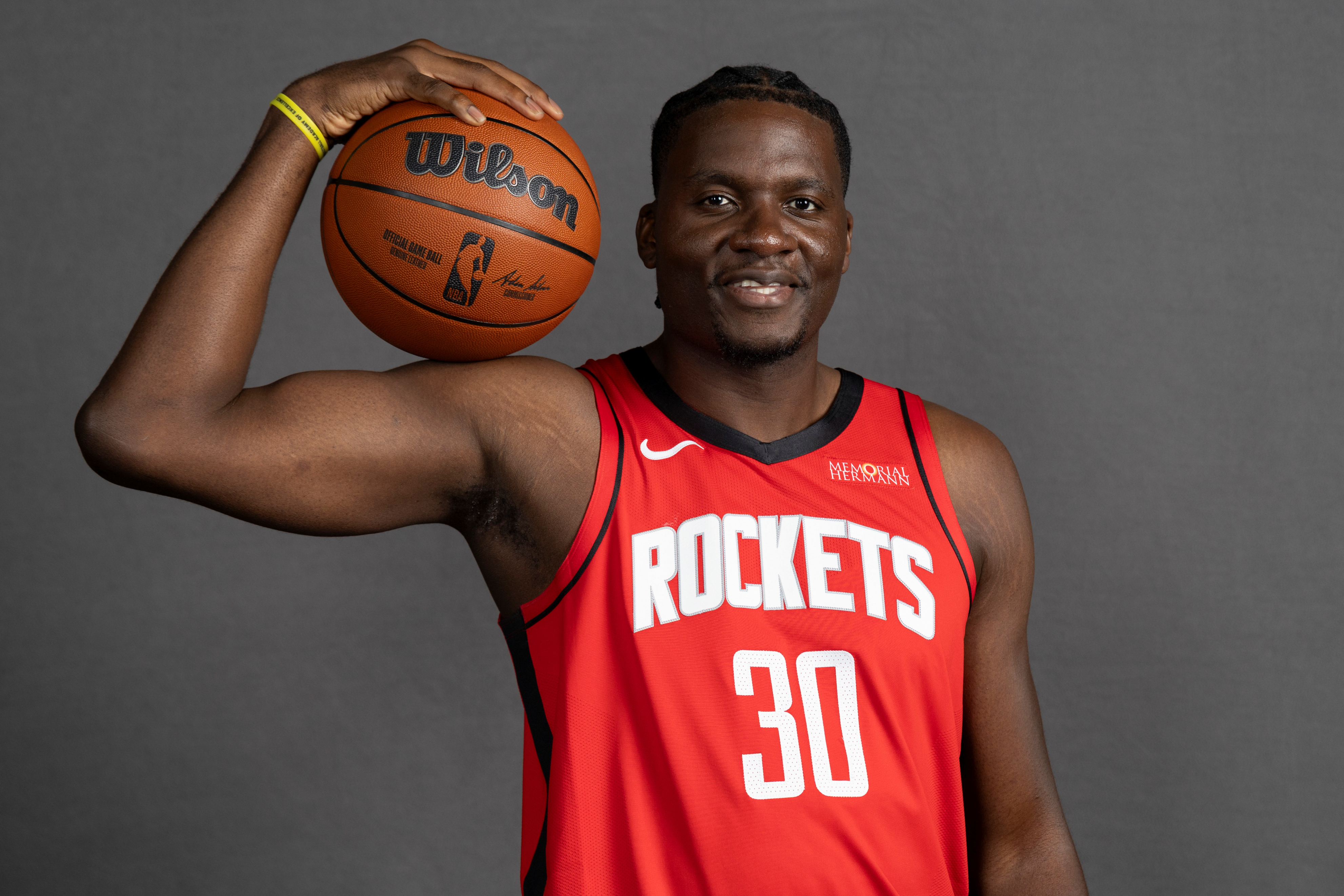 开云体育下载-心比天高，却实力不济，一个状元秀，沦落到连角色球员都不如了|火箭|卡佩拉|中锋|亚当斯|NBA_新浪体育_新浪新闻